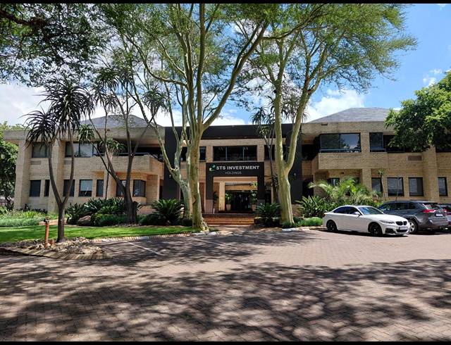 5,745M² OFFICE FOR SALE IN BRYANSTON